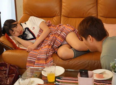 Tôi đang chịch em gái mới lớn của người yêu