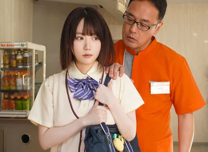 Quản lý của cửa hàng đối phó với em gái lấy trộm đồ trong cửa hàng